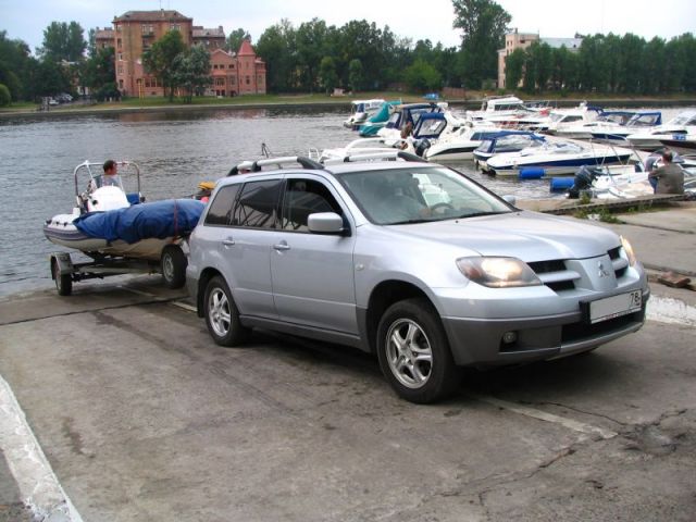 Ямаран B 390 R Ямаран B 390 R